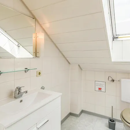 12 In Kirchheim (Hessen)